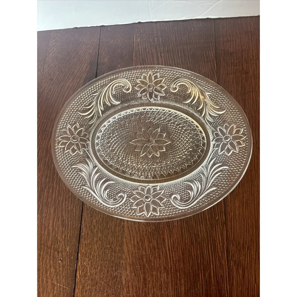 Tiara Crystal Indiana Glass Sandwich Clear Pattern Luncheon Oval Plate 8 1/2